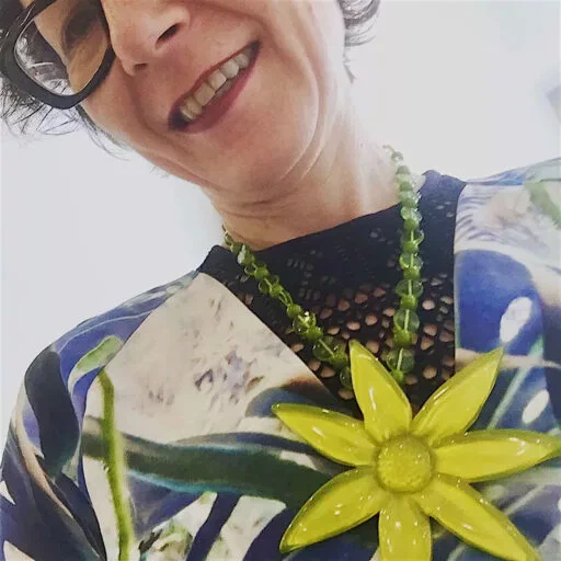 Claudine Vitry portrait au collier Vahiné